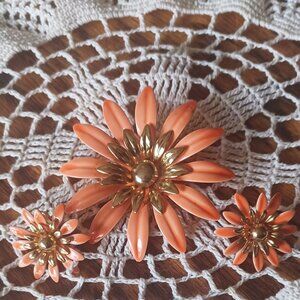 SARAH COVENTRY DAISY BROOCH & CLIP EARRING ORANGE ENAMEL